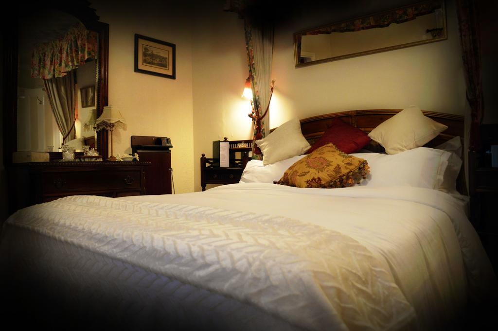 Bed & Breakfast Nottingham Lodge 4*