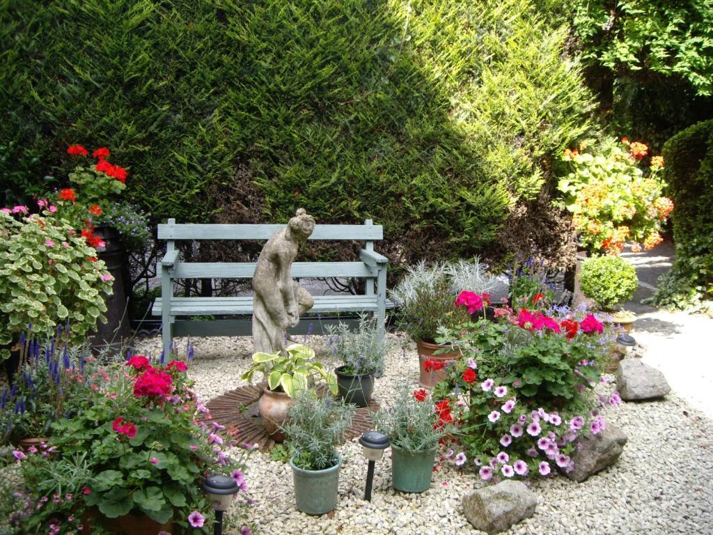 Nottingham Lodge Bed & Breakfast 4*