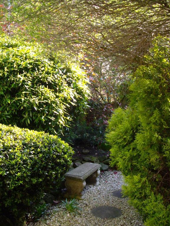 Nottingham Lodge Bed & Breakfast 4*